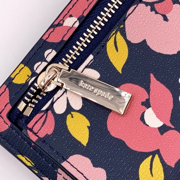 Kate Spade Darcy Road Trip Floral Small Bucket and Wallet Set - Picture 10 of 15